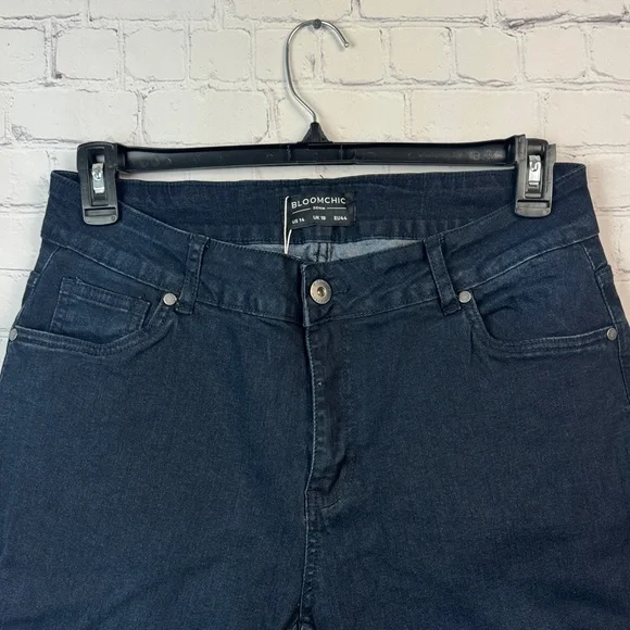 BloomChic Dark Blue Cropped Jeans with Embroidery Butterfly Detail Plus Size 14 - Picture 4 of 8